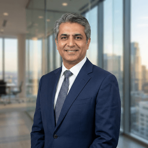 Pak Invest executive representing professional investment guidance